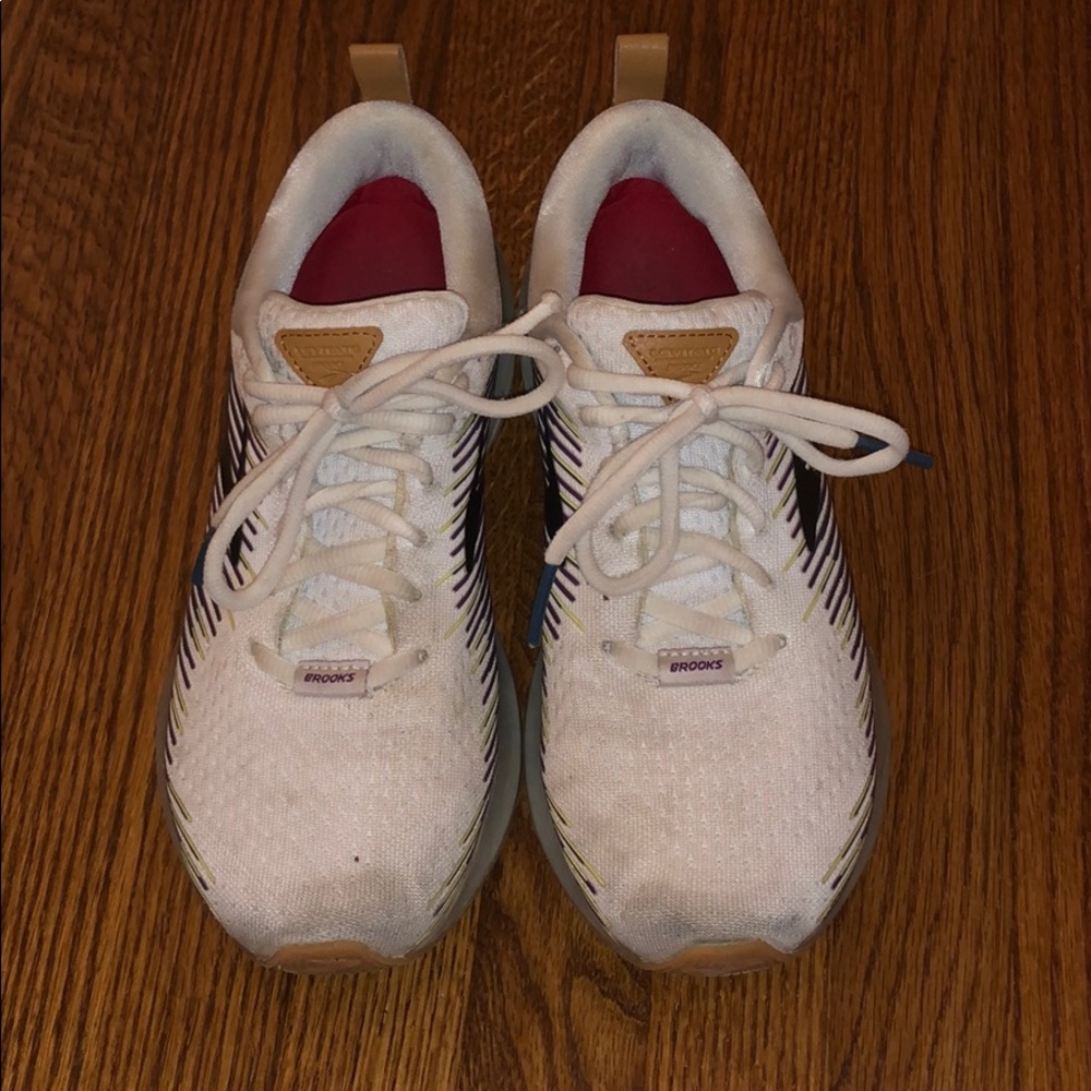 Brooks Levitate running shoes